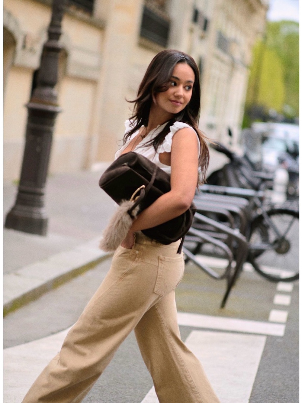 Free People 
NWT 
Sierra Shoulder Bag in Chocolate - Picture 2 of 13